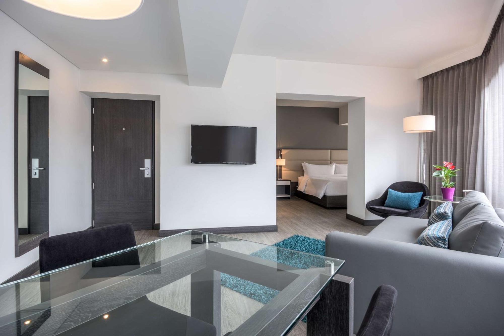 Отель Nh Bogota Urban 26 Royal Экстерьер фото