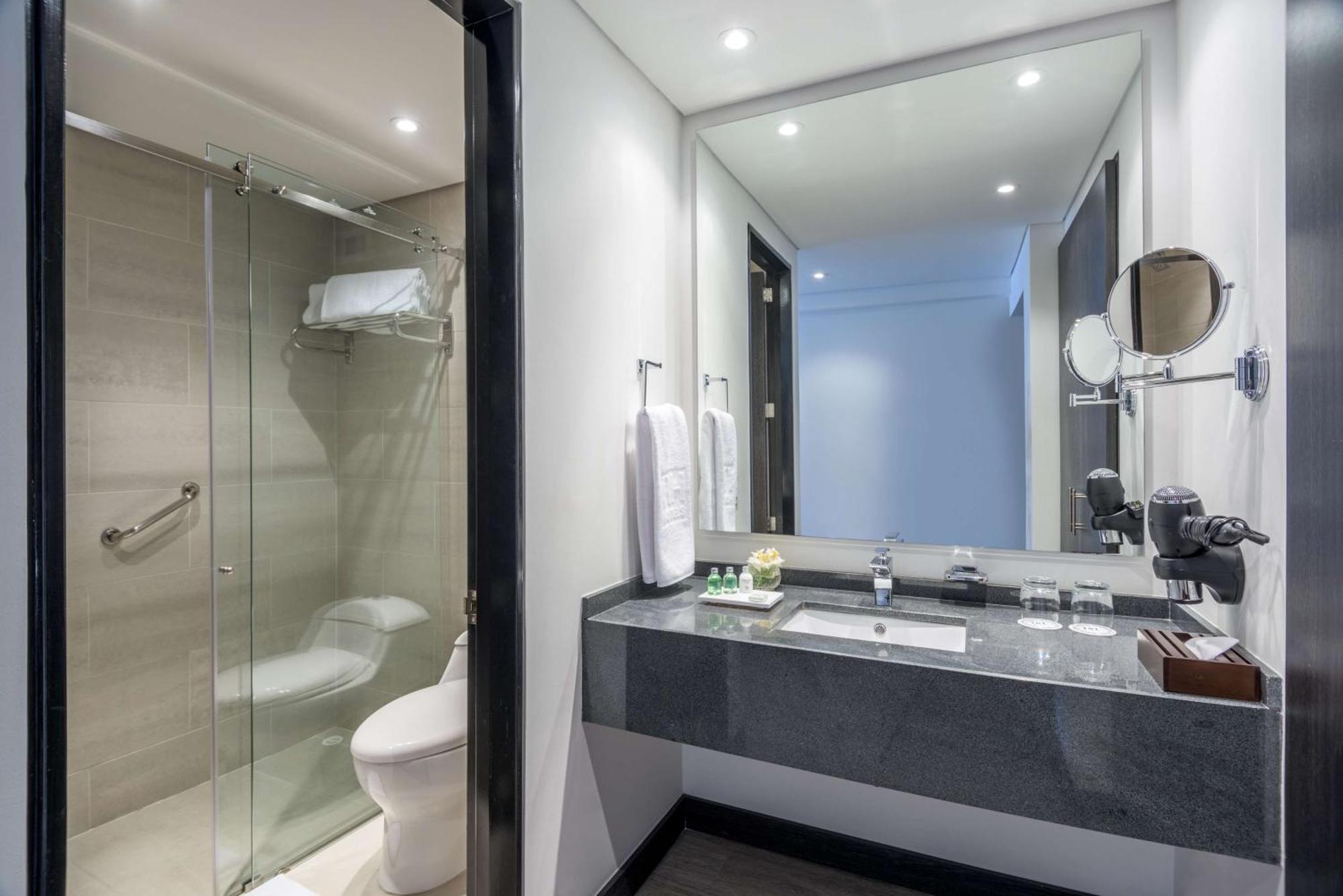 Отель Nh Bogota Urban 26 Royal Экстерьер фото