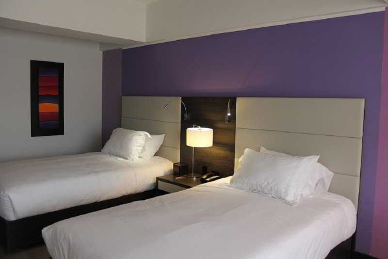Отель Nh Bogota Urban 26 Royal Экстерьер фото