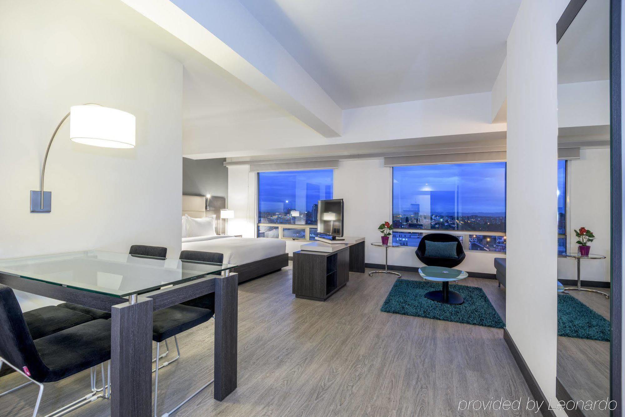 Отель Nh Bogota Urban 26 Royal Экстерьер фото