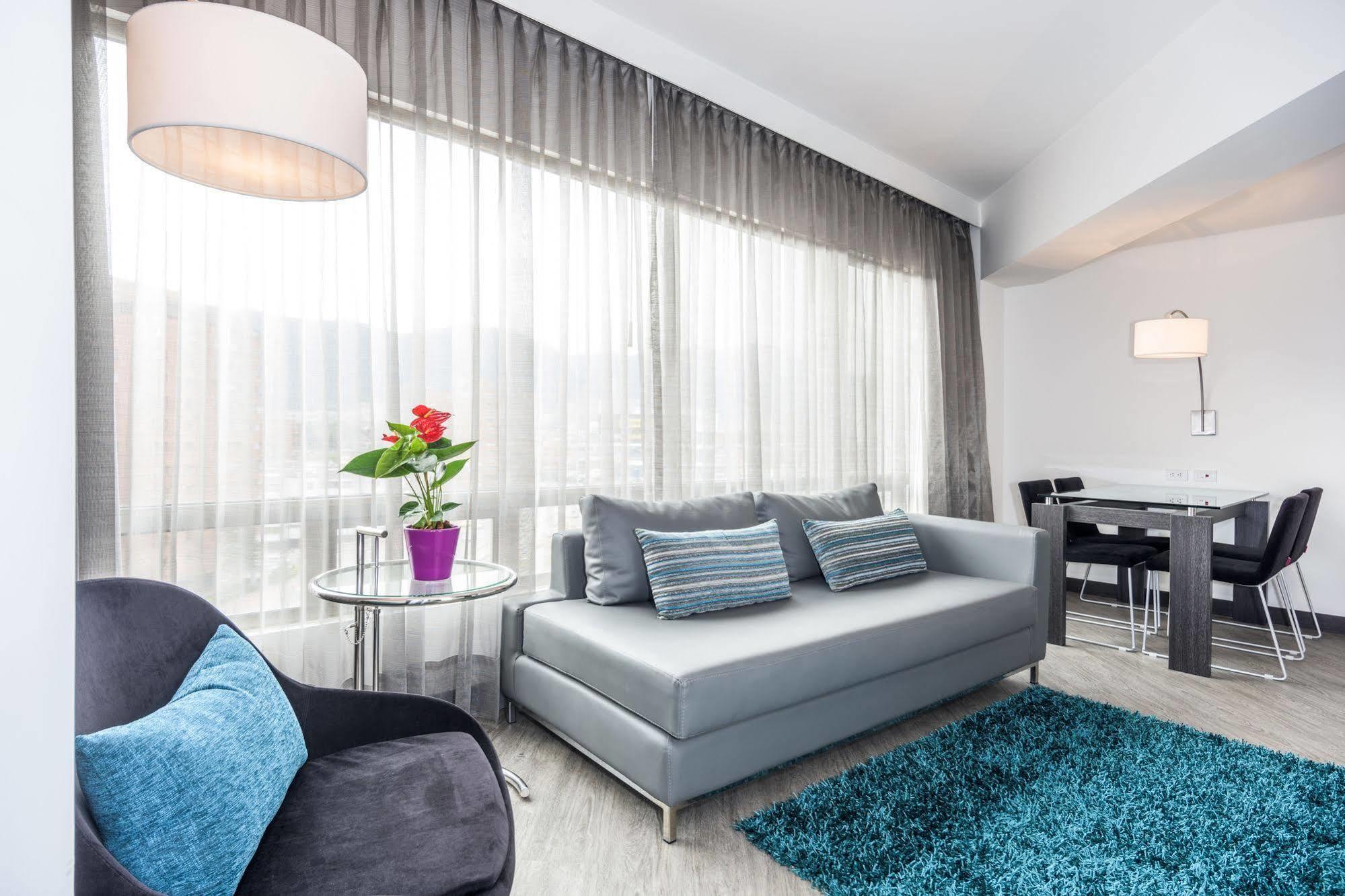 Отель Nh Bogota Urban 26 Royal Экстерьер фото